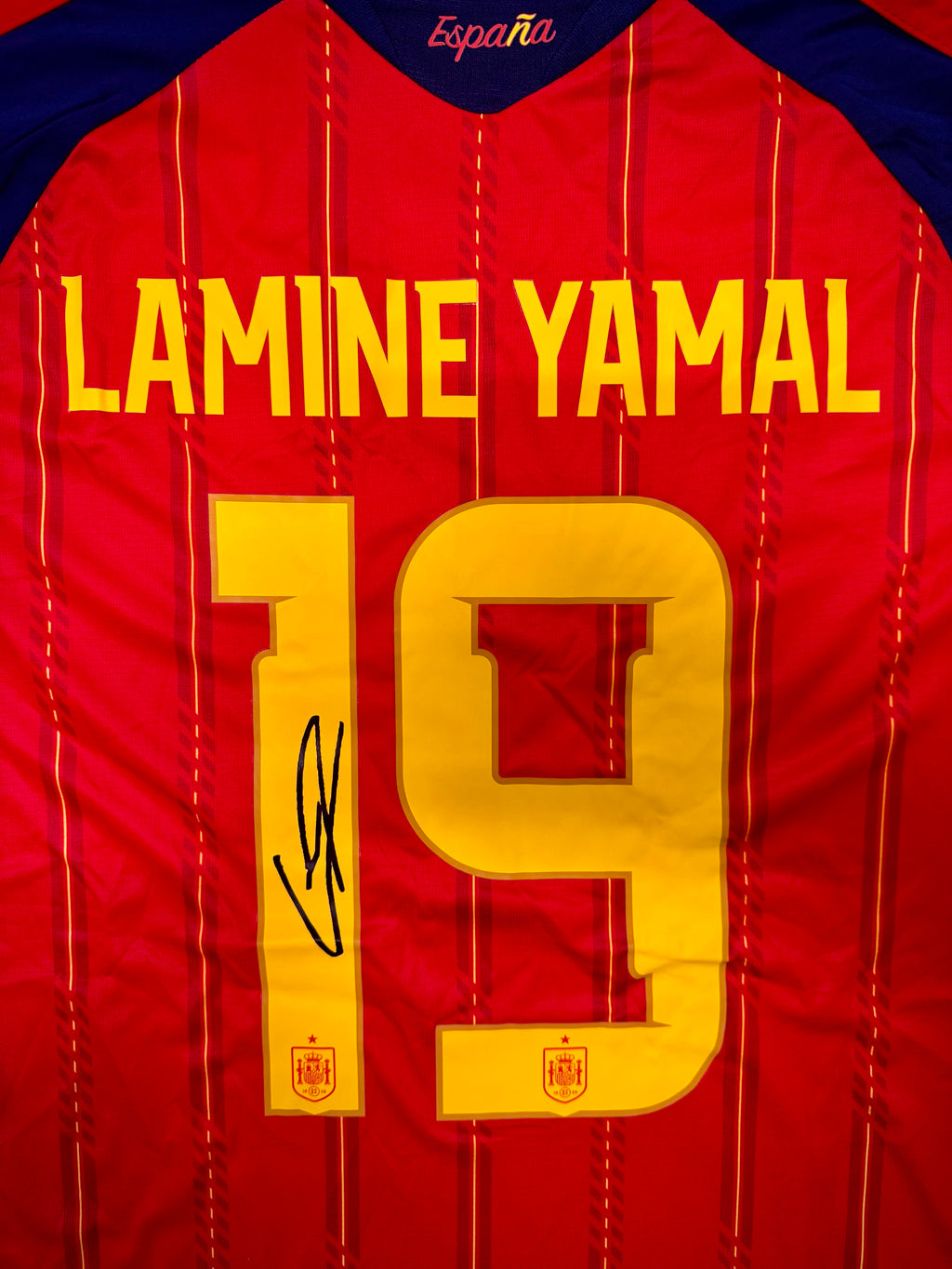 Yamal World Cup 2026 – Collector Display Shirt with Printed Signature
