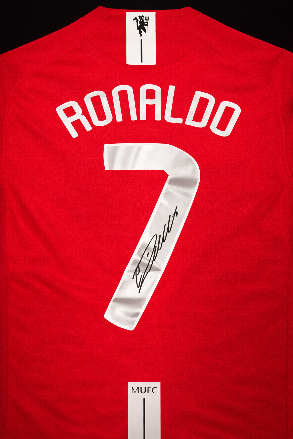 Ronaldo 07/08 Manchester United – Collector Display Shirt with Printed Signature