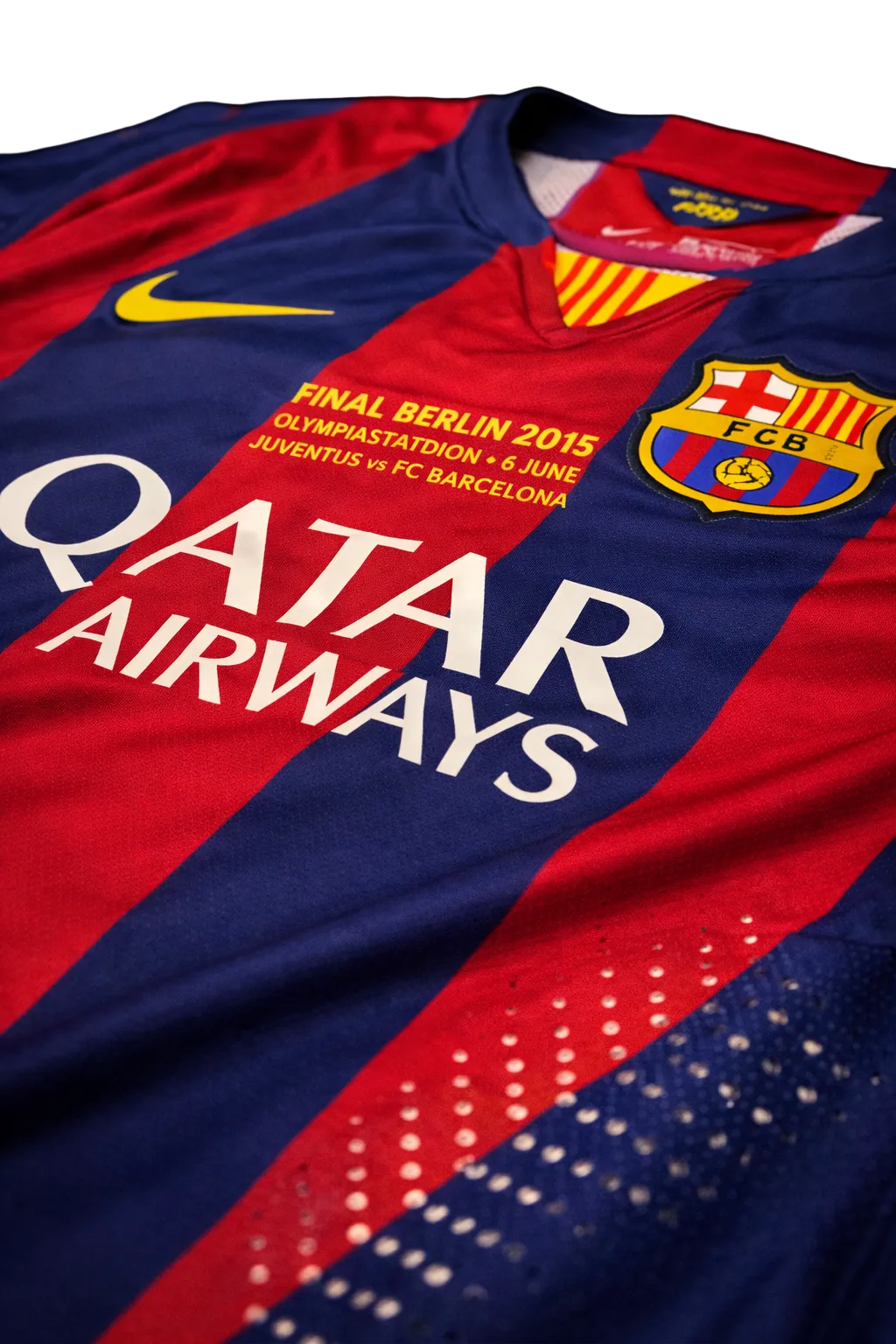 Messi 14/15 Barcelona – Collector Display Shirt with Printed Signature