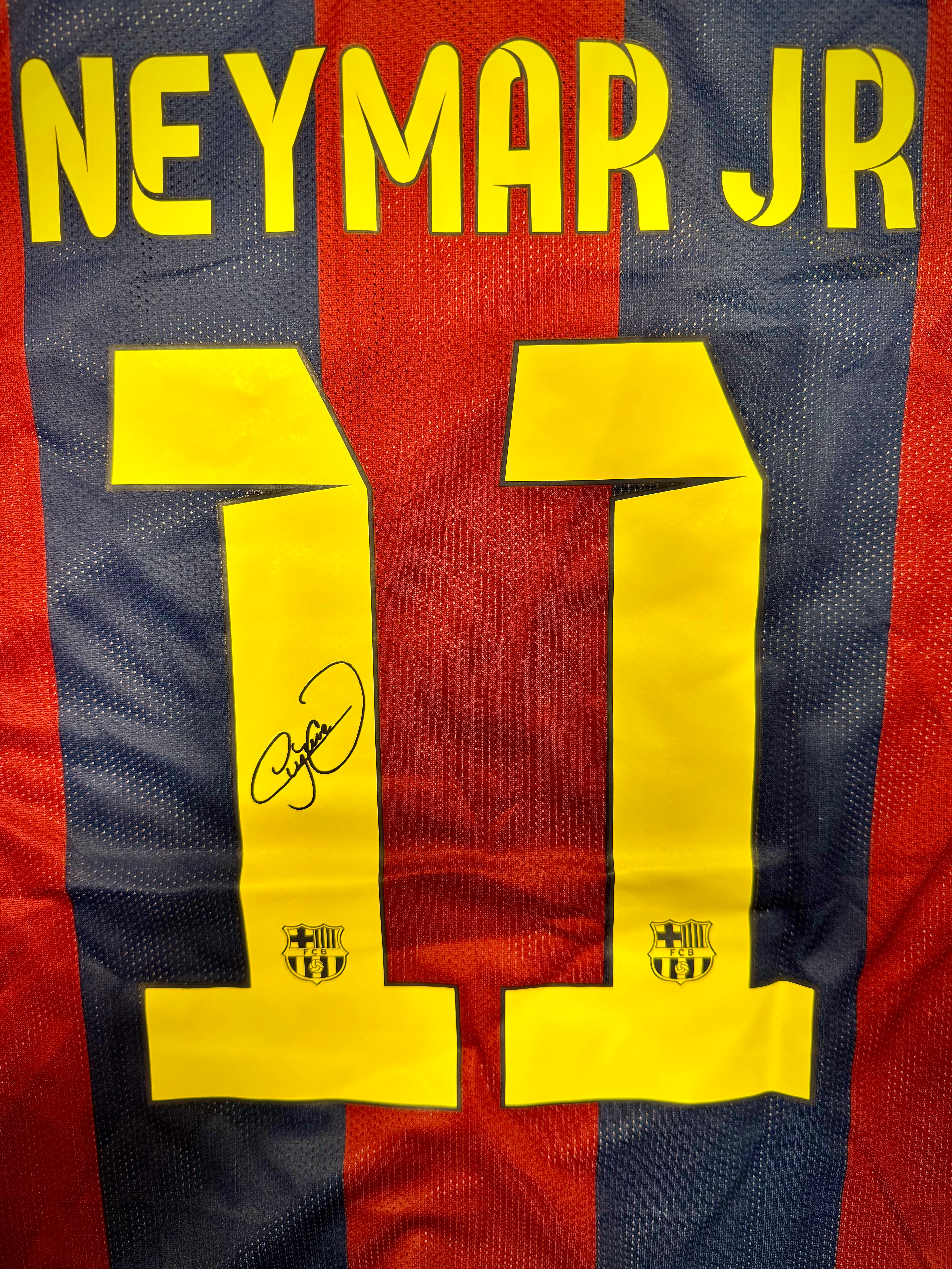 Neymar 14/15 Barcelona – Collector Display Shirt with Printed Signature