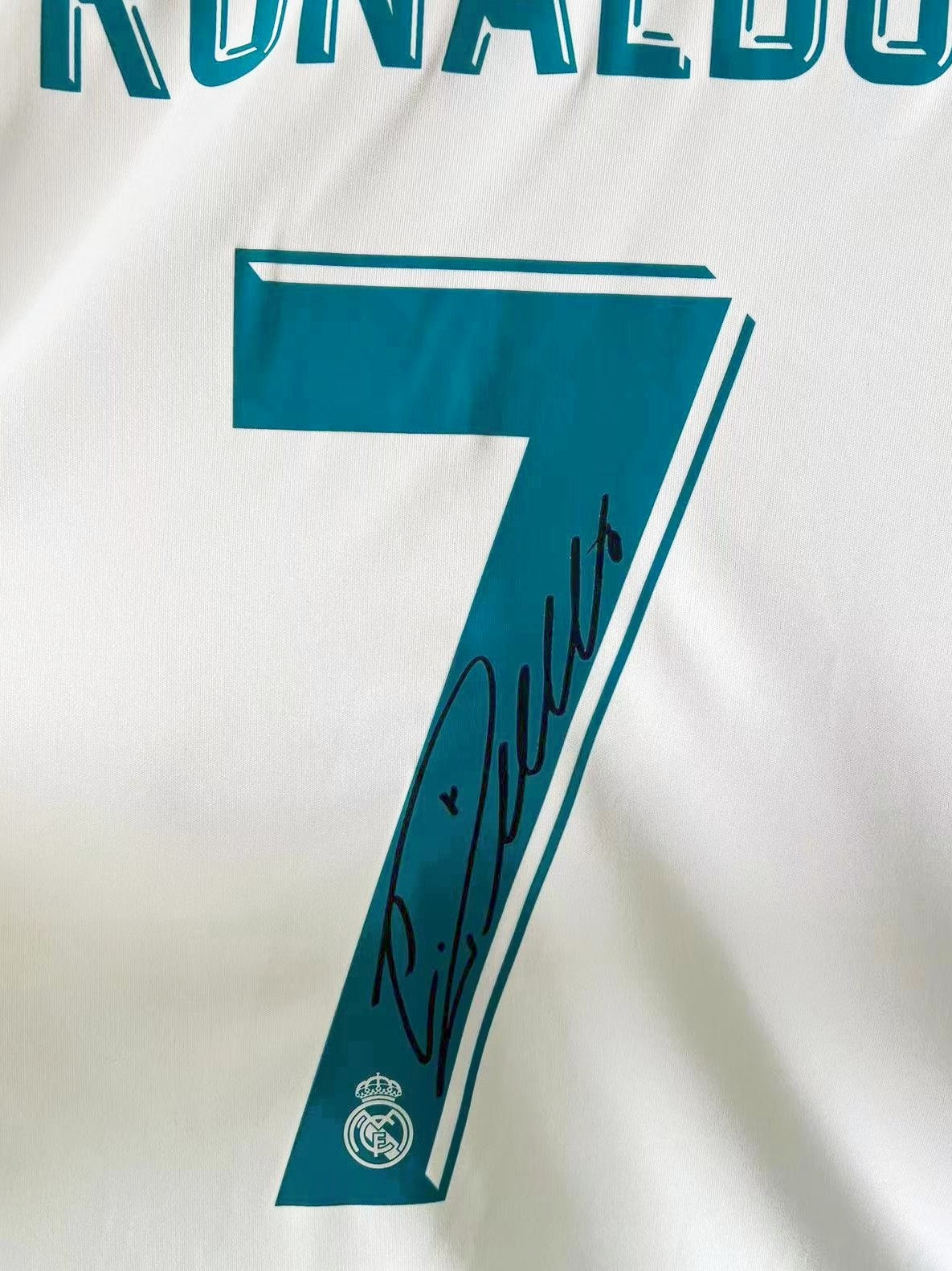 Ronaldo 17/18 Real Madrid – Collector Display Shirt with Printed Signature