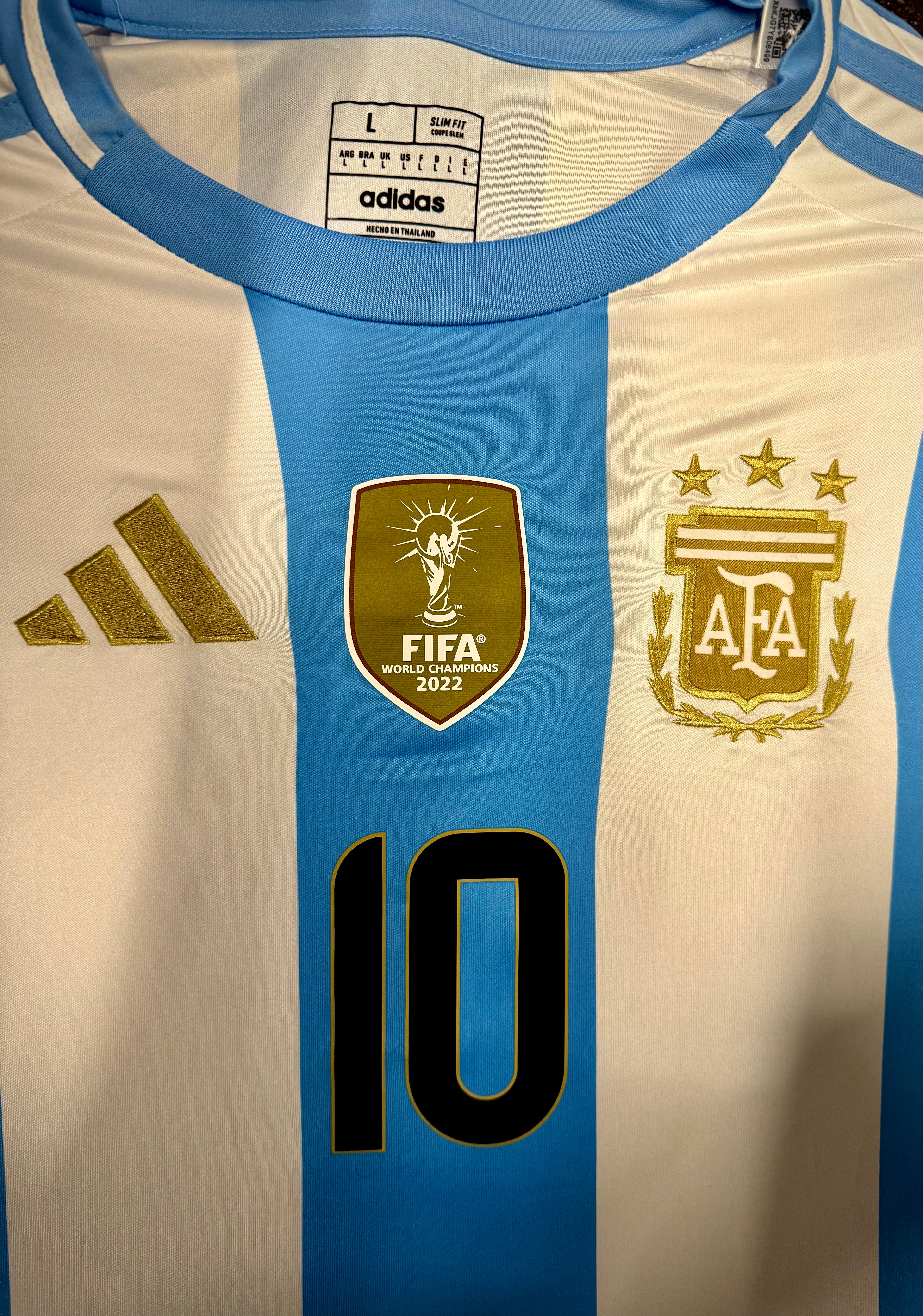 Messi 24/25 Argentina – Collector Display Shirt with Printed Signature